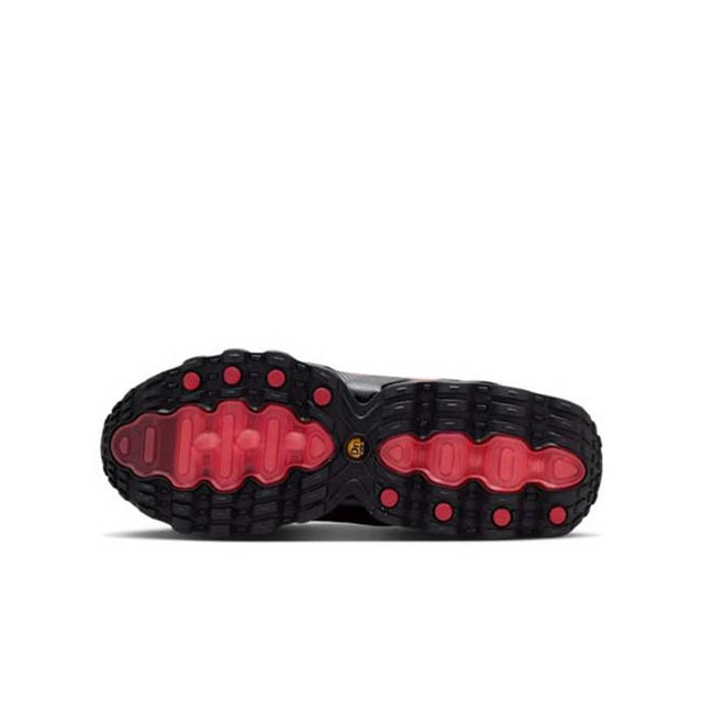 Kids Nike Air Max DN8 sneaker outsole, black rubber with red-pink tread pods