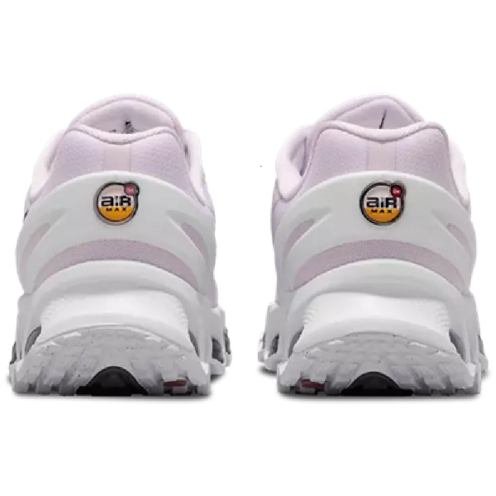 Kids Nike Air Max DN8 sneakers back view, light violet heel with Air badge