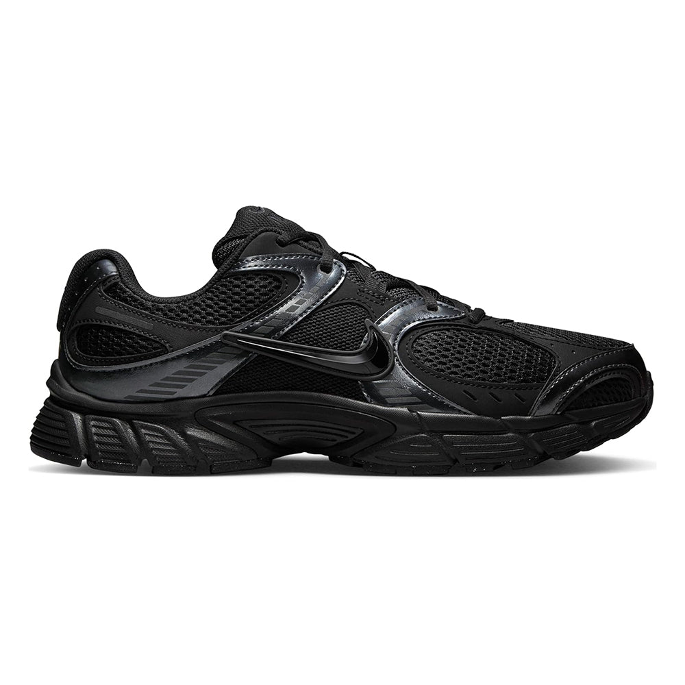 Men's Nike V5 RNR running shoes, black mesh and synthetic upper with lace-up closure.