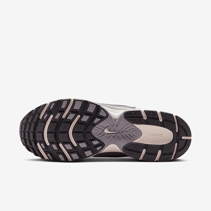 Nike V5 RNR men's running shoes outsole, cement grey and black traction tread.
