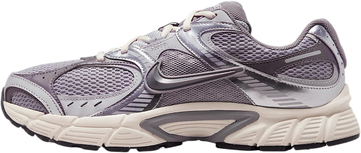 Nike V5 RNR men's running shoes in cement grey, lace-up with cushioned sole.