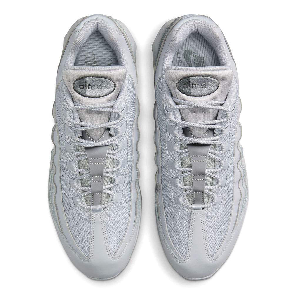 Air Max 95 OG sneakers top/inside view, wolf grey laces and cushioned collar