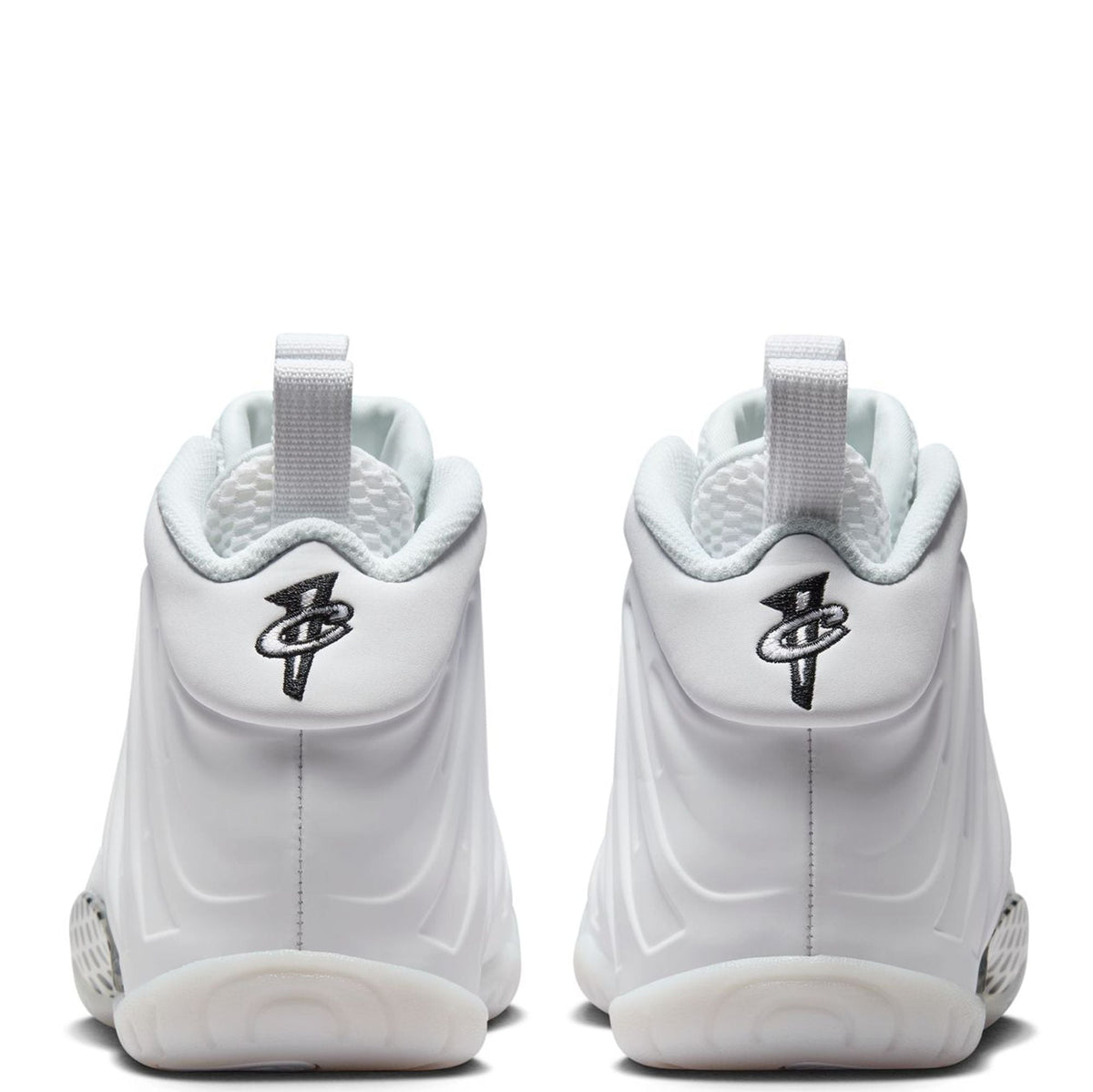 Kids' high-top basketball shoes, back view with embroidered logo and pull-tab at heel