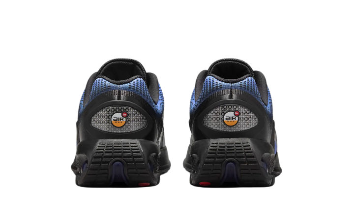 Kids' Nike Air Max DN sneakers, rear view with black heel and Air window