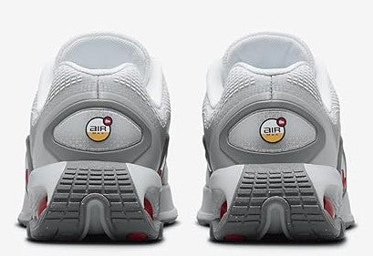 Kids' Nike Air Max DN SE sneakers, light gray heel with 'AIR' badge and red tabs