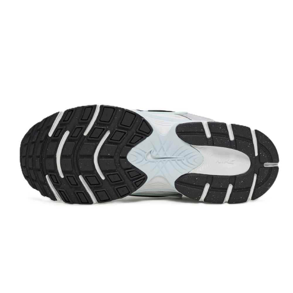 Nike V5 RNR sneaker outsole with black rubber traction tread and light midsole