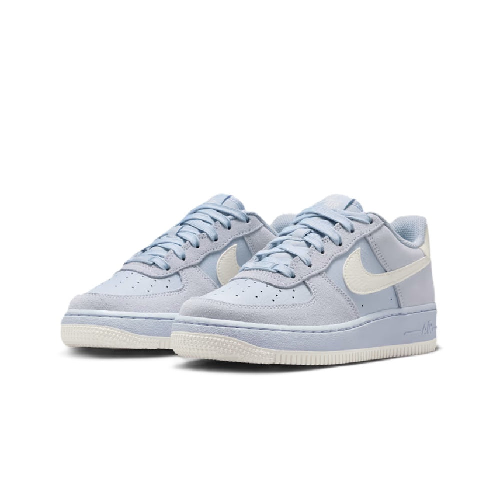 Kids' Nike Air Force 1 LV8 sneakers pair, light gray uppers with pale blue laces
