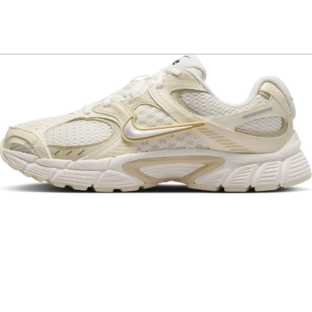 Women's Nike V5 RNR SE sneakers in light cream with mesh panels and lace-up