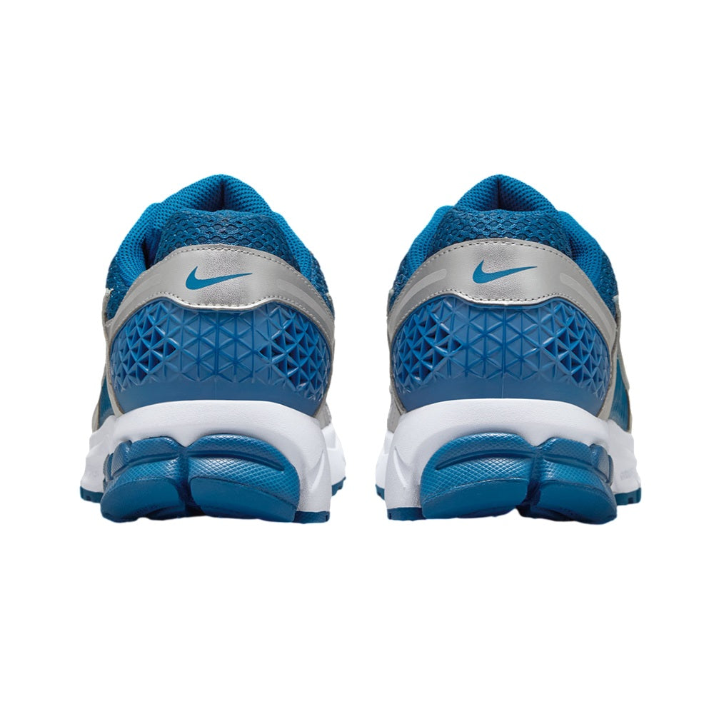 Nike Zoom Vomero 5 sneakers with blue heel cushioning and silver back panels