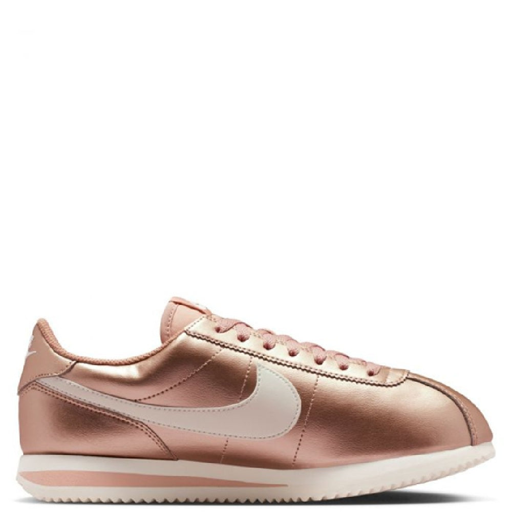 Nike Cortez MTLC sneakers, lateral side profile in rose-gold with sail swoosh