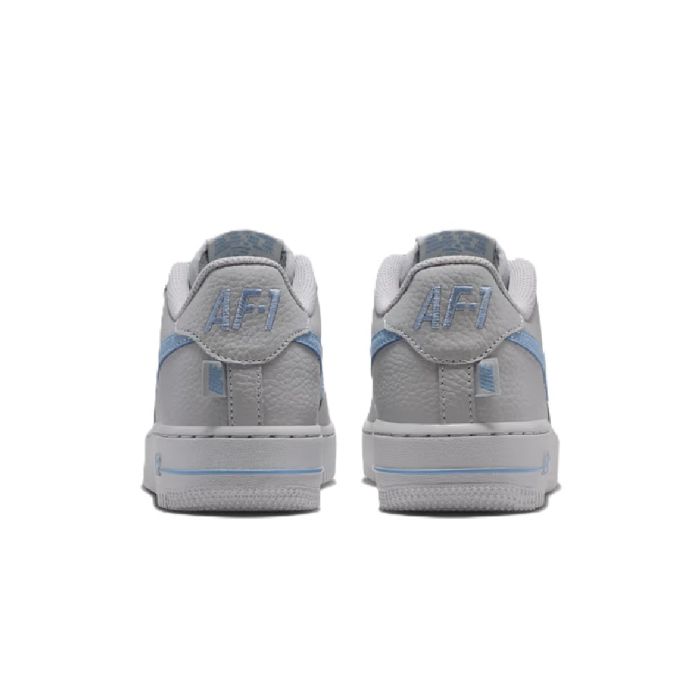 Kids' Nike Air Force 1 Low sneakers, grey heels with light-blue 'AF1' logo detail
