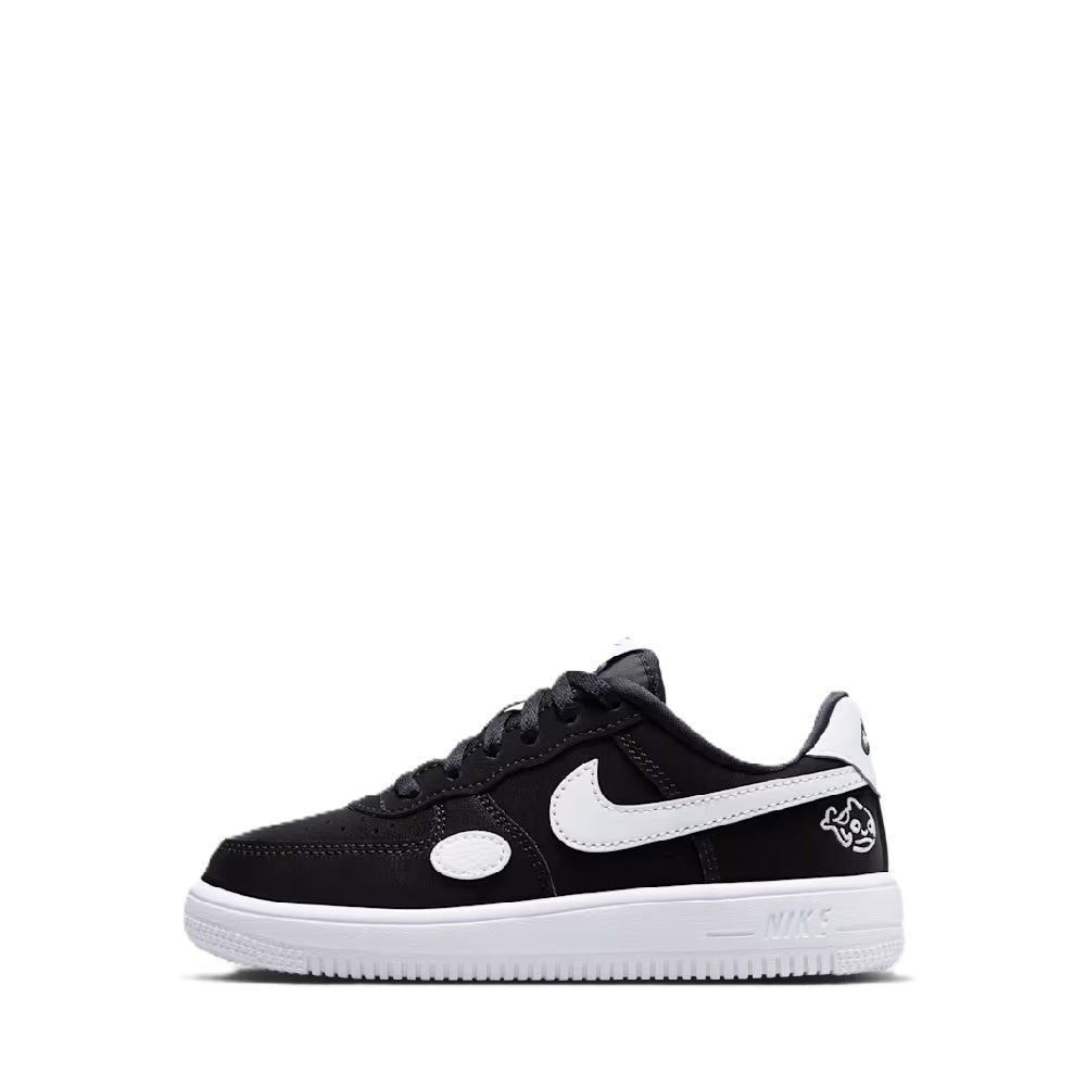 Black kids Nike low-top sneaker with white Swoosh and side panel detailing