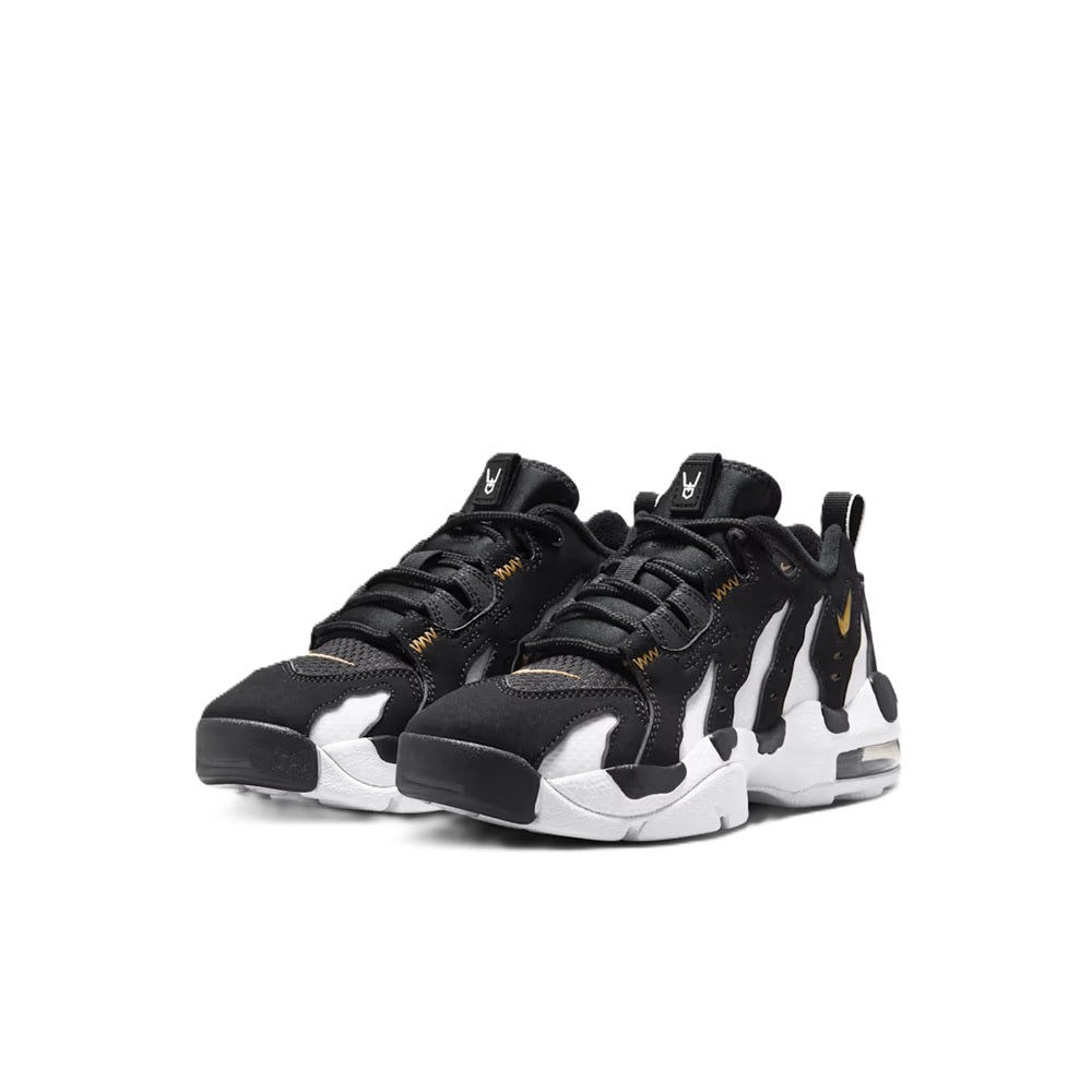 Big kid's Nike Air DT Max '96 Low sneakers, front 3/4 view, black with white panels, gold hits