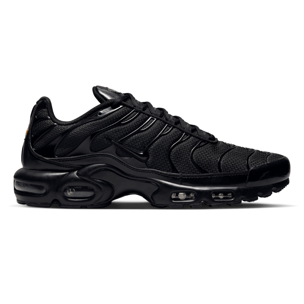 Nike Air Max Plus triple-black running sneaker, lace-up, visible Air Max pods