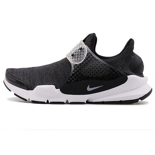 NIKE Sock Dart SE knit running shoe in black with silver perforated heel detail